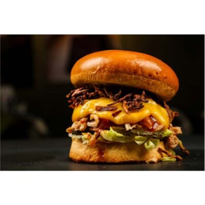 تصویر با کیفیت بسیار بالا 2 عدد همبرگر با زمینه آتش