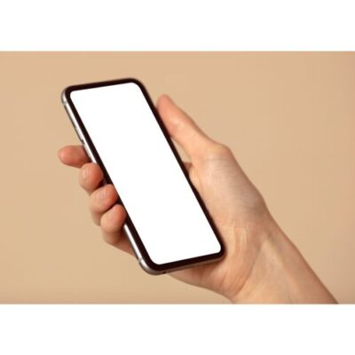 تصویر با کیفیت موبایل در دست با صفحه سفید