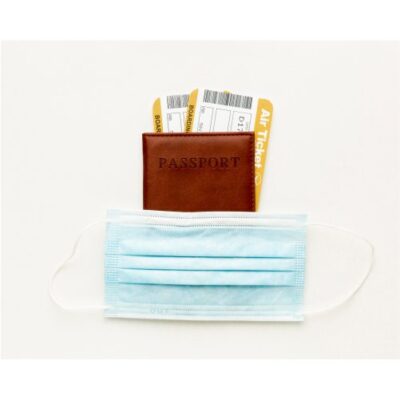 عکس با کیفیت پاسپورت بلیط سفر و ماسک ویروس کرونا