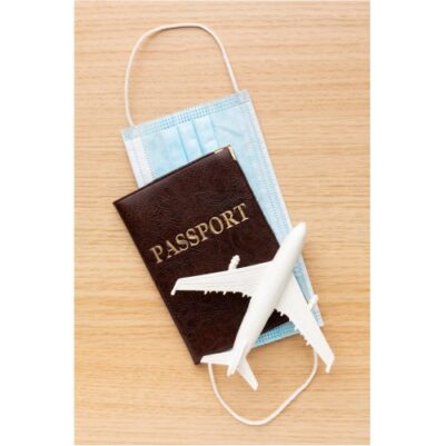 تصویر با کیفیت پاسپورت گذرنامه هواپیما و ماسک با موضوع کرونا