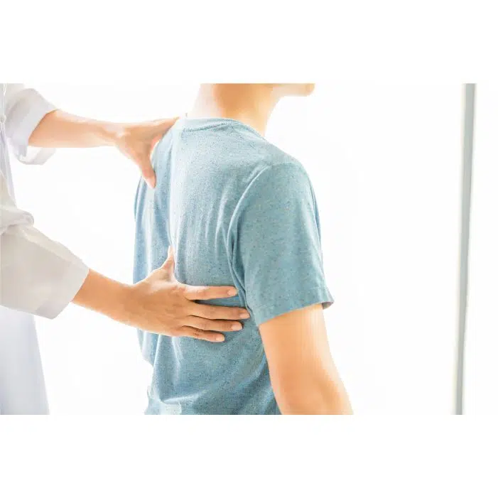 close up physiotherapist working with patient clinic 1 طرح کلوز آپ شلوار جین پاره شده
