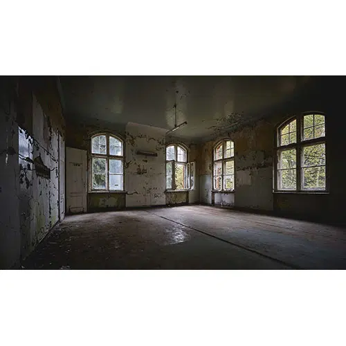 beautiful view interior old abandoned building 1 پس زمینه-زیبا-آشپزی-با-سینی