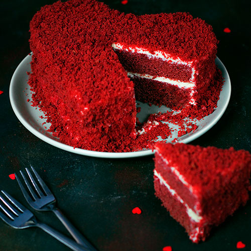 heart shaped red velvet cake dark 1 قالب