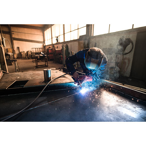 professional welder welding metal construction parts industrial workshop 1 رز قرمز