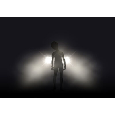 تصویر وکتور شبه و چراغ روشن اتومبیل در فضای مه آلود