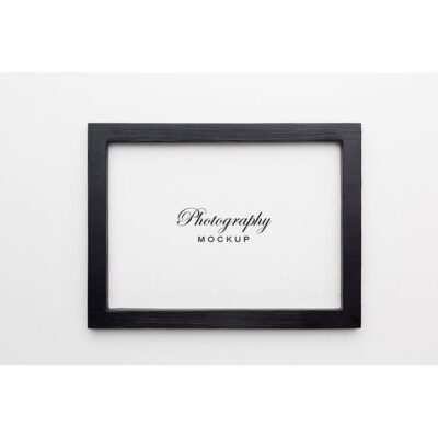 ماکت و موکاپ قاب چوبی مشکی زیبا با فضای خالی مناسب متن