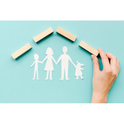 تصویر با کیفیت ترکیب خانواده زیر سقف خانه