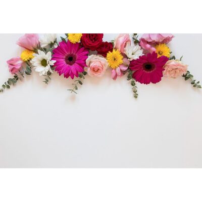 فریم و فضای خالی نوشتن با چیدمان زیبای گل ها